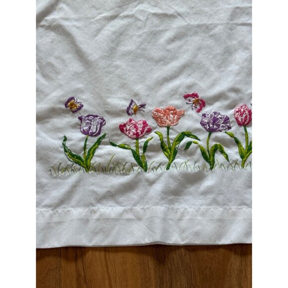 Janlynn Vintage White Embroidered Cotton Pillowcases With Floral & Butterfly - Picture 5 of 9